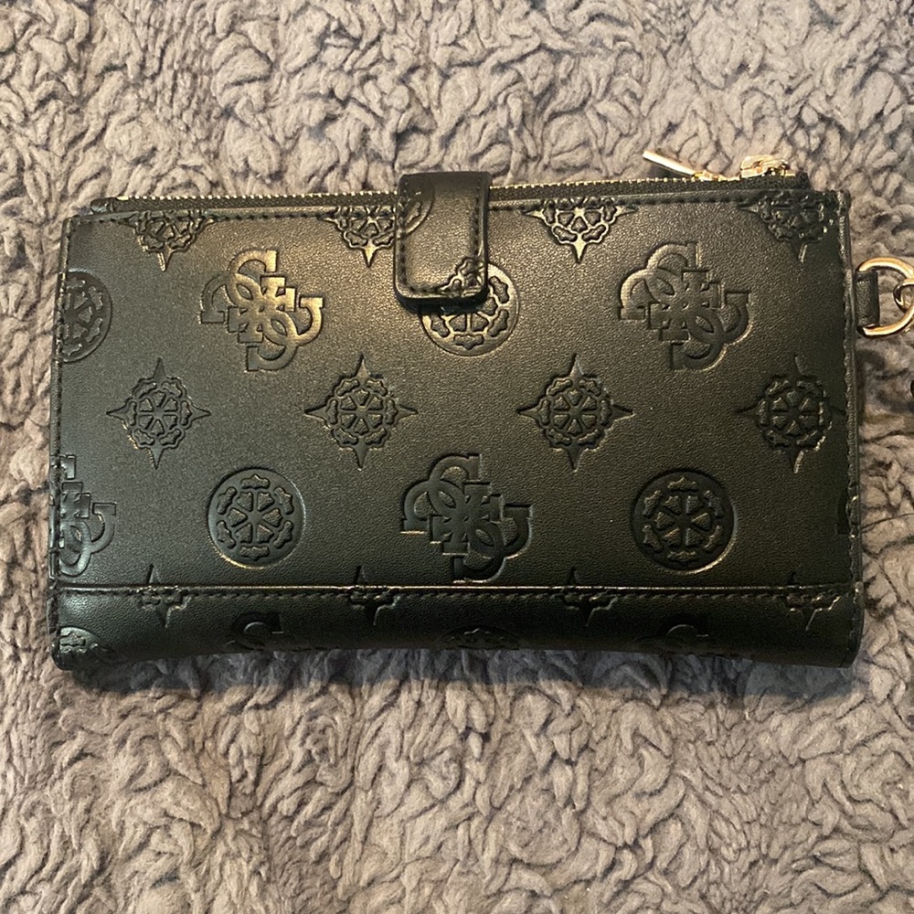 Guess Wallet - Picture 3 of 3
